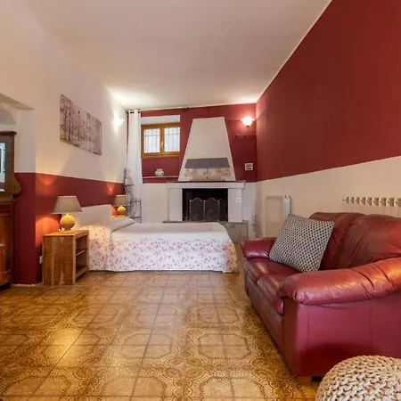 Apartment Charm Amidst Lakes & Mountains - Renovated In 2023 Ramponio