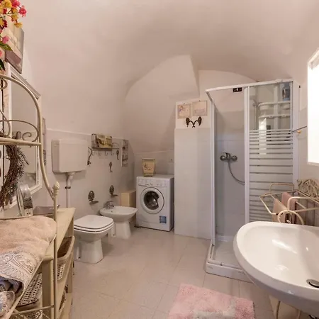 Charm Amidst Lakes & Mountains - Renovated In 2023 Lägenhet Ramponio
