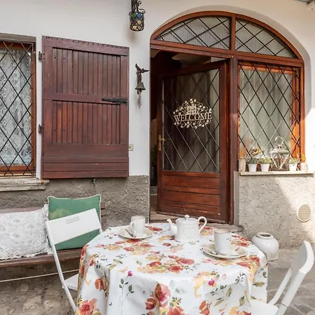 Charm Amidst Lakes & Mountains - Renovated In 2023